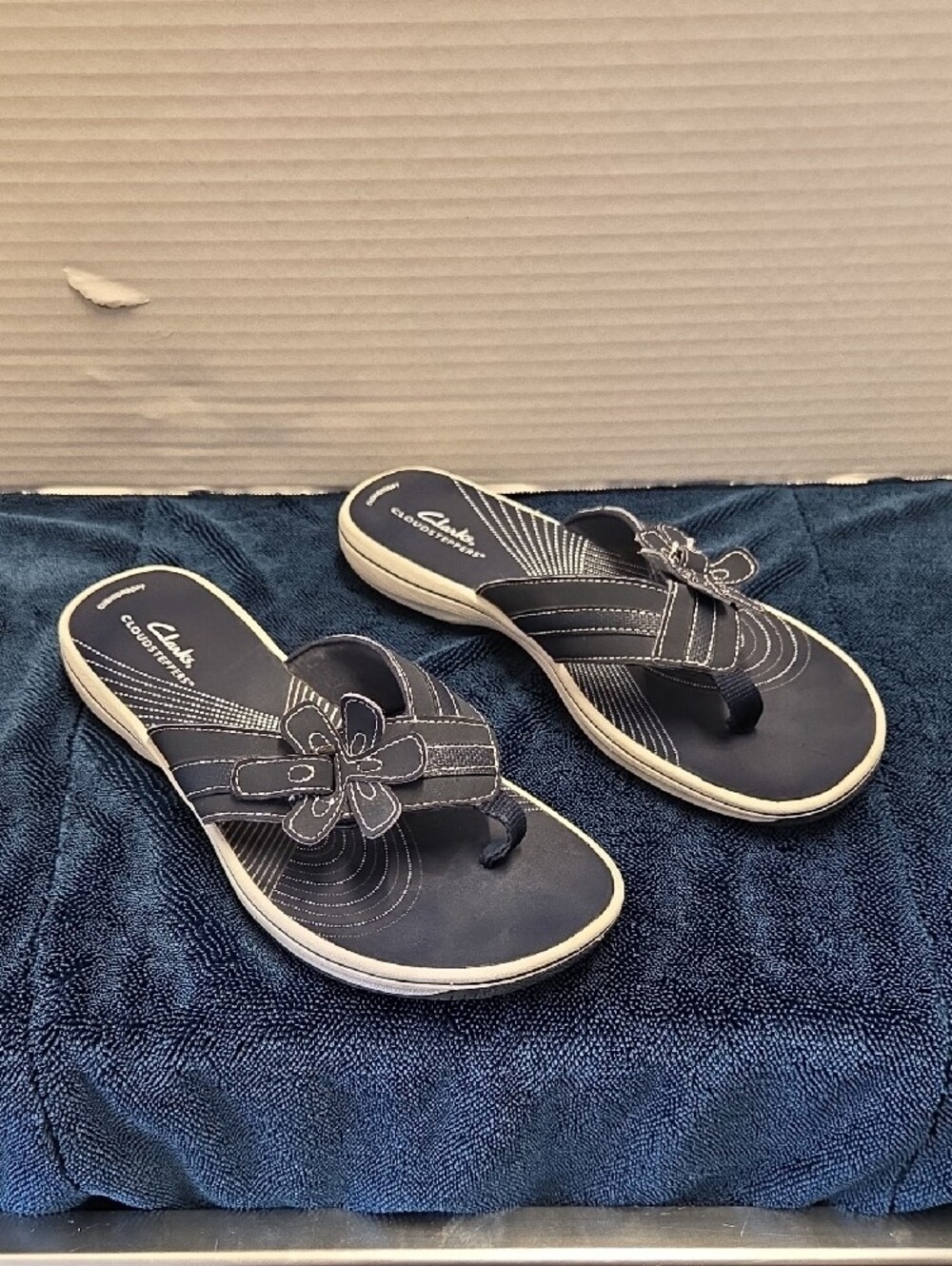Clarks Navy Floral Detail Slip-On Sandals for Women Size 9